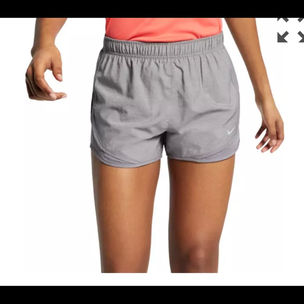 NIKE Tempo Dry Core Running Shorts